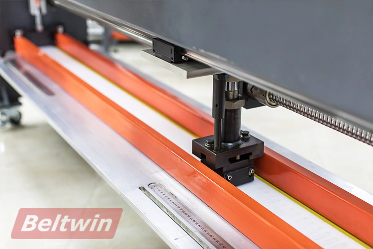 Conveyor Belts Fingers punching machine  Cutting Machine TC1000