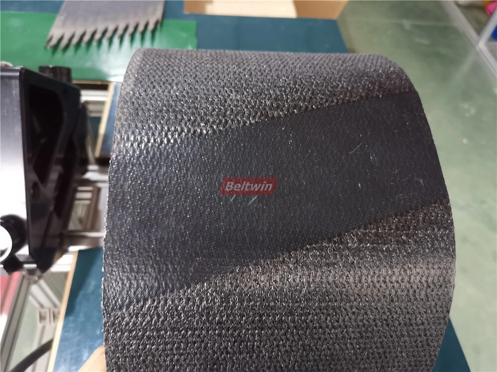 How to splice PVK belt by air cooling press and automatic finger puncher-1