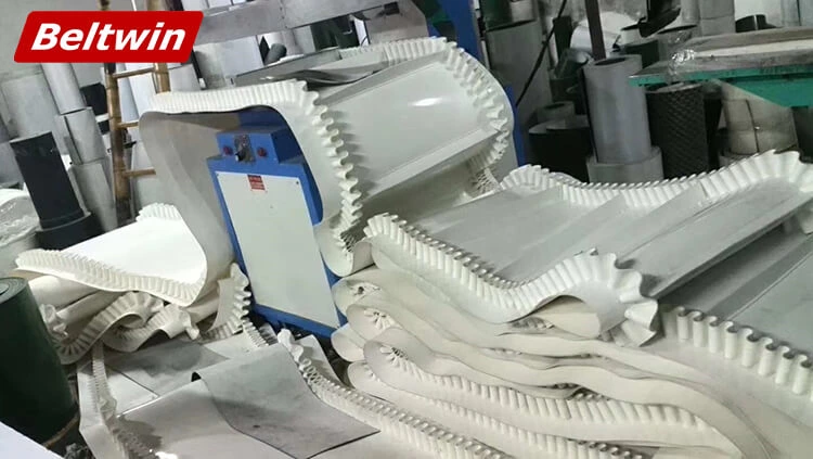 QA-1000H 800mm High Frequency Belt Welding Machine For Belt V-Guide/Cleat/Sidewall