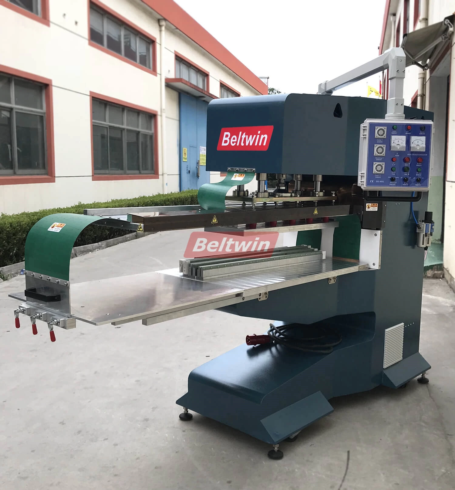 Beltwin PVC/PU belt machines delivery to UK.