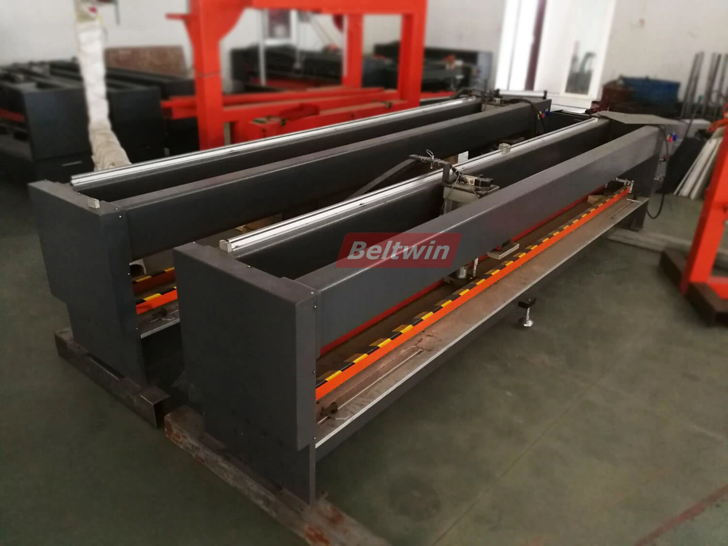 Beltwin PVC/PU belt machines delivery to UK.