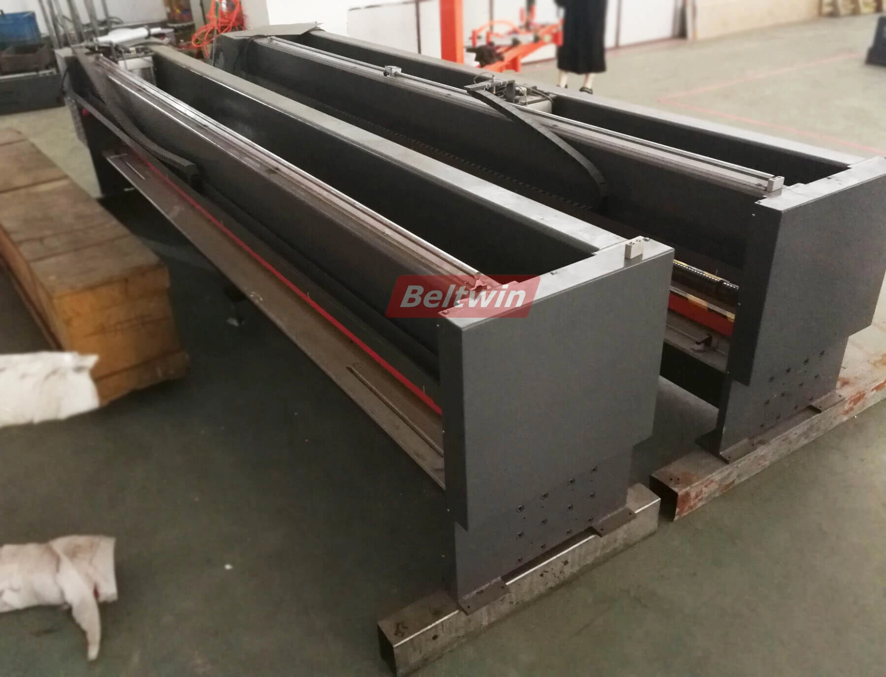 Beltwin PVC/PU belt machines delivery to UK.