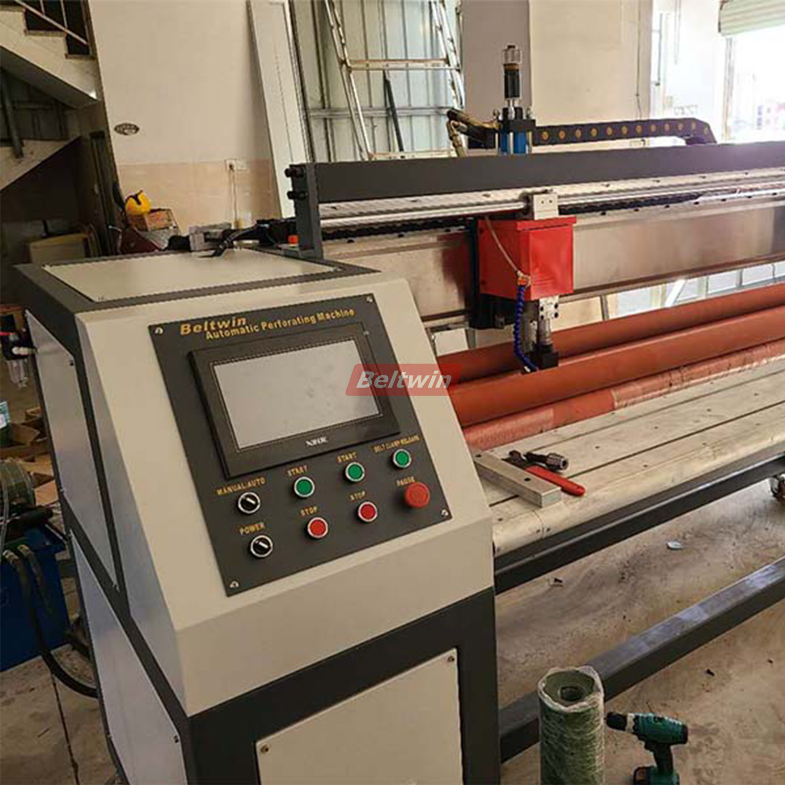 2000mm Wide PVC PU Belt Round Square Oval Holes Punching Machine