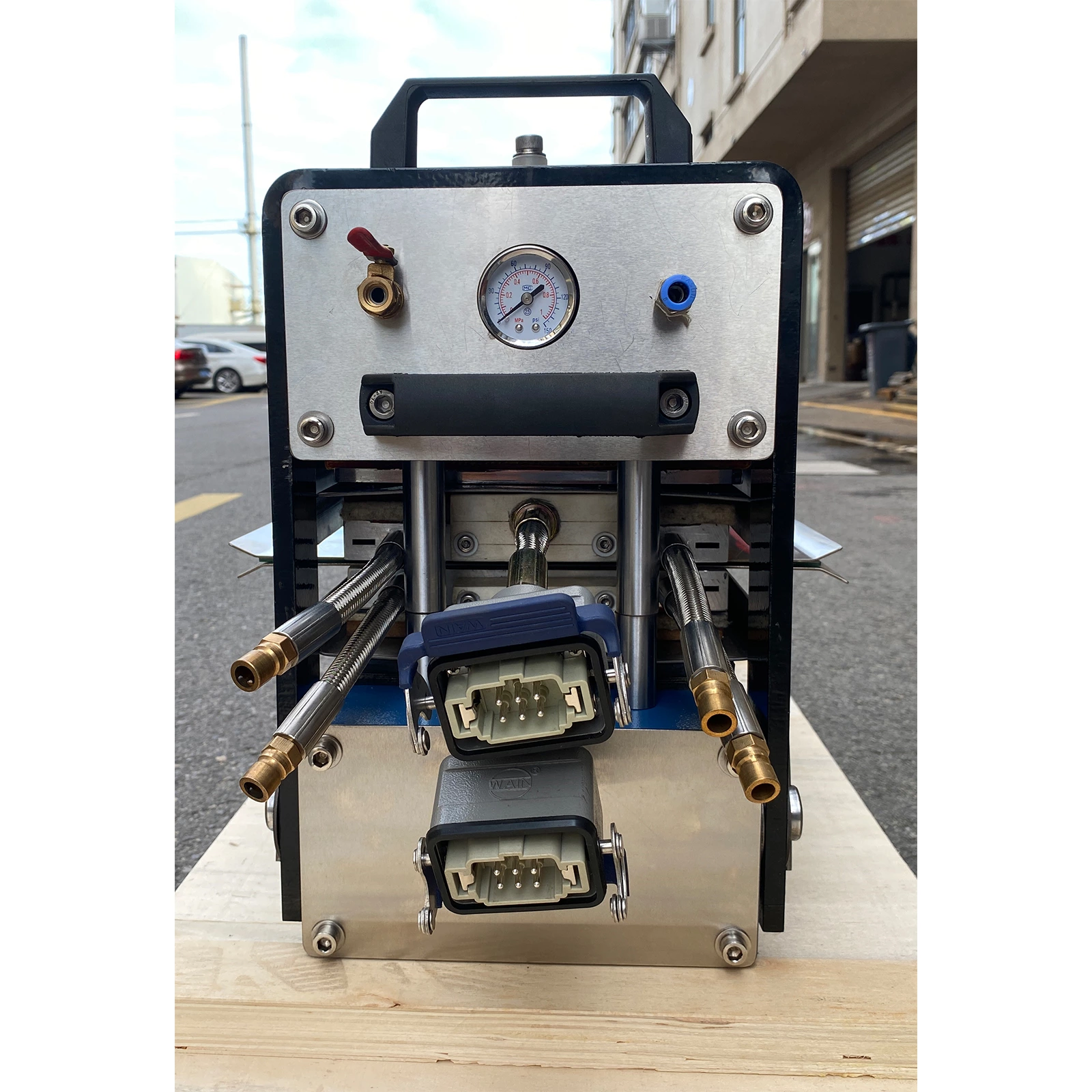 Water Cooled Conveyor Aluminum Alloy Body PVC PU Belt Water Cooling Press PB1100-2100(200)