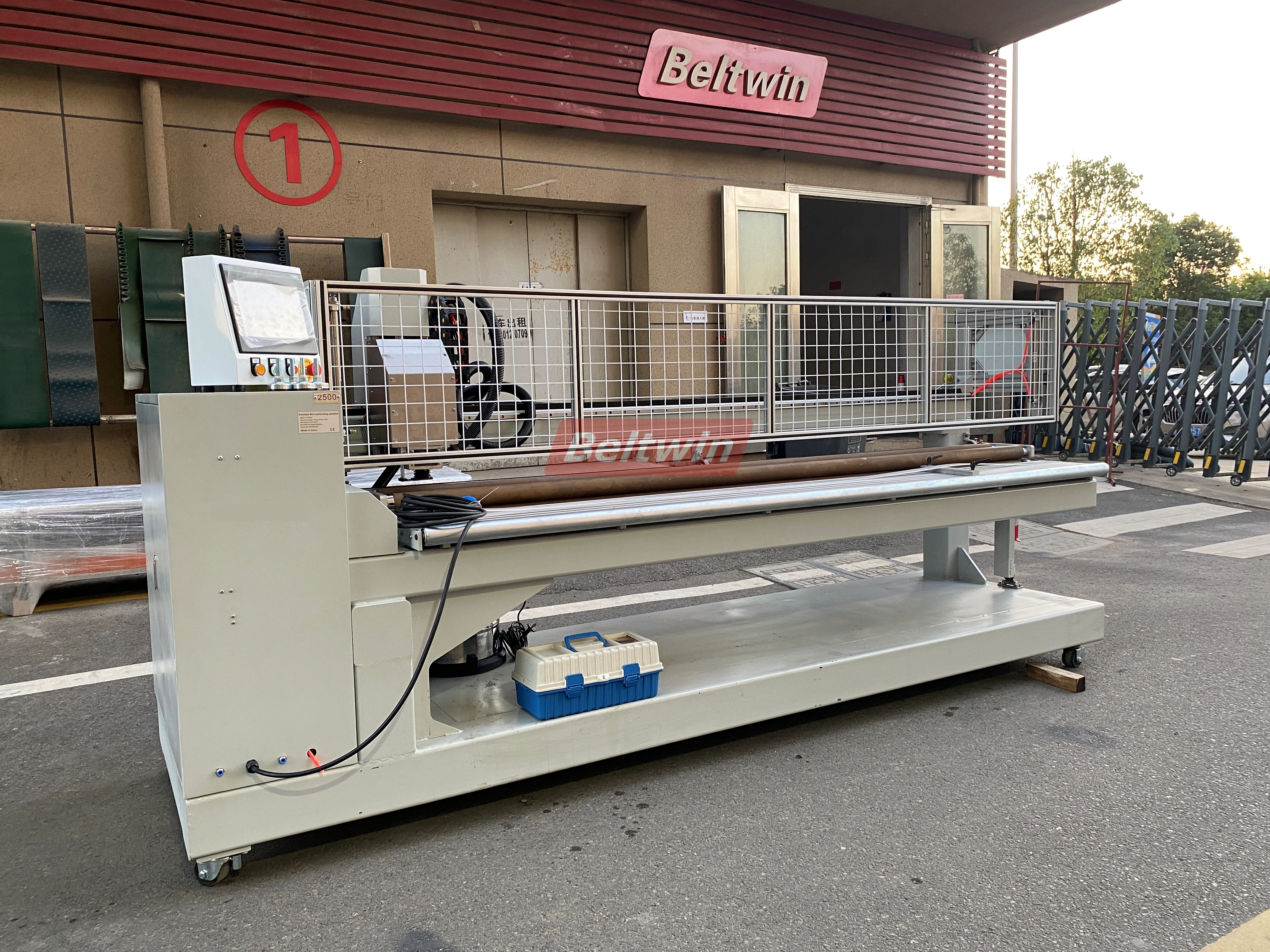 PVC/PU Belt Perforating Machine TD1100-3200
