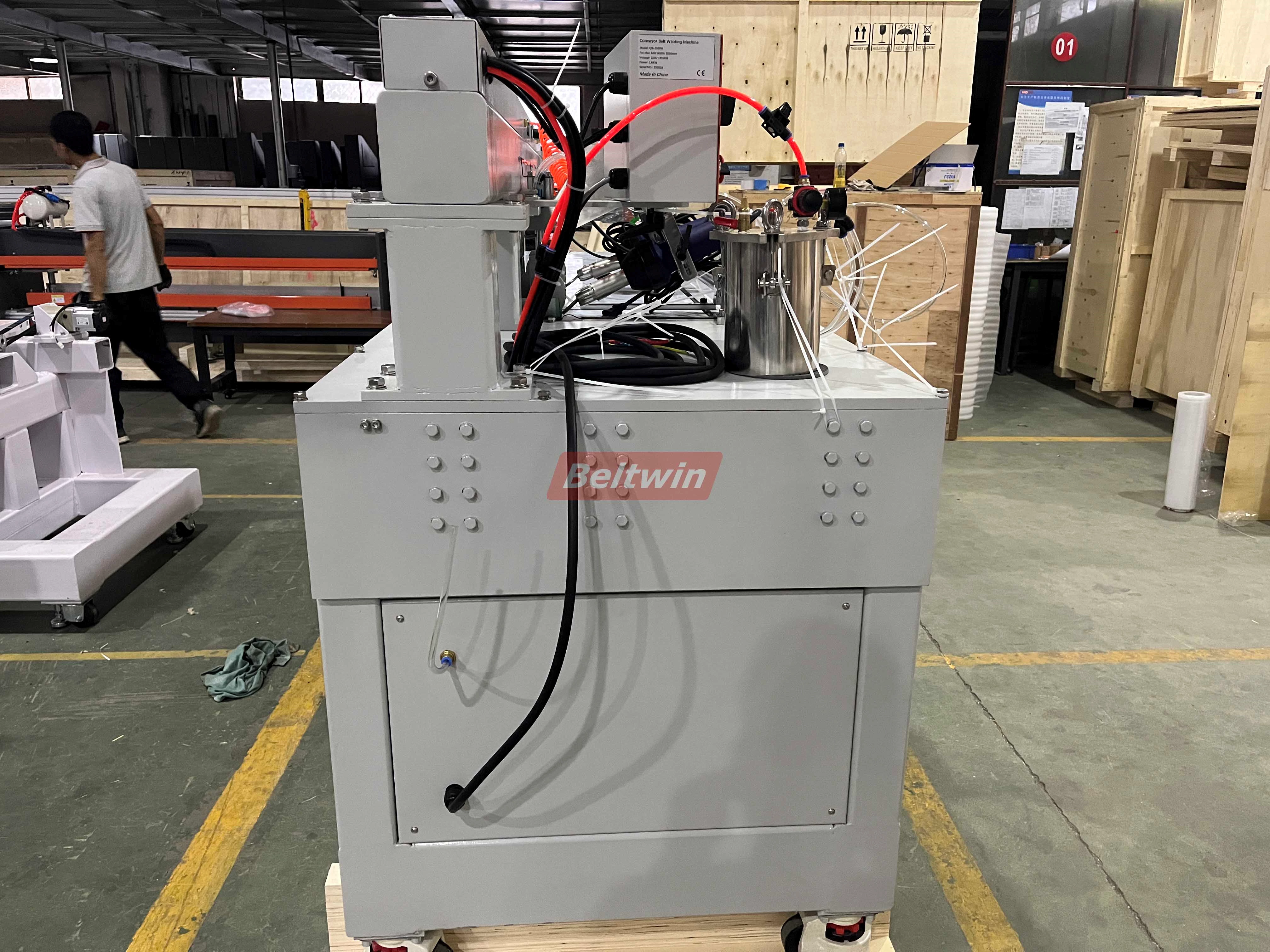 Rotate Guide Welding Machine QB1300H-2000H (European Version)