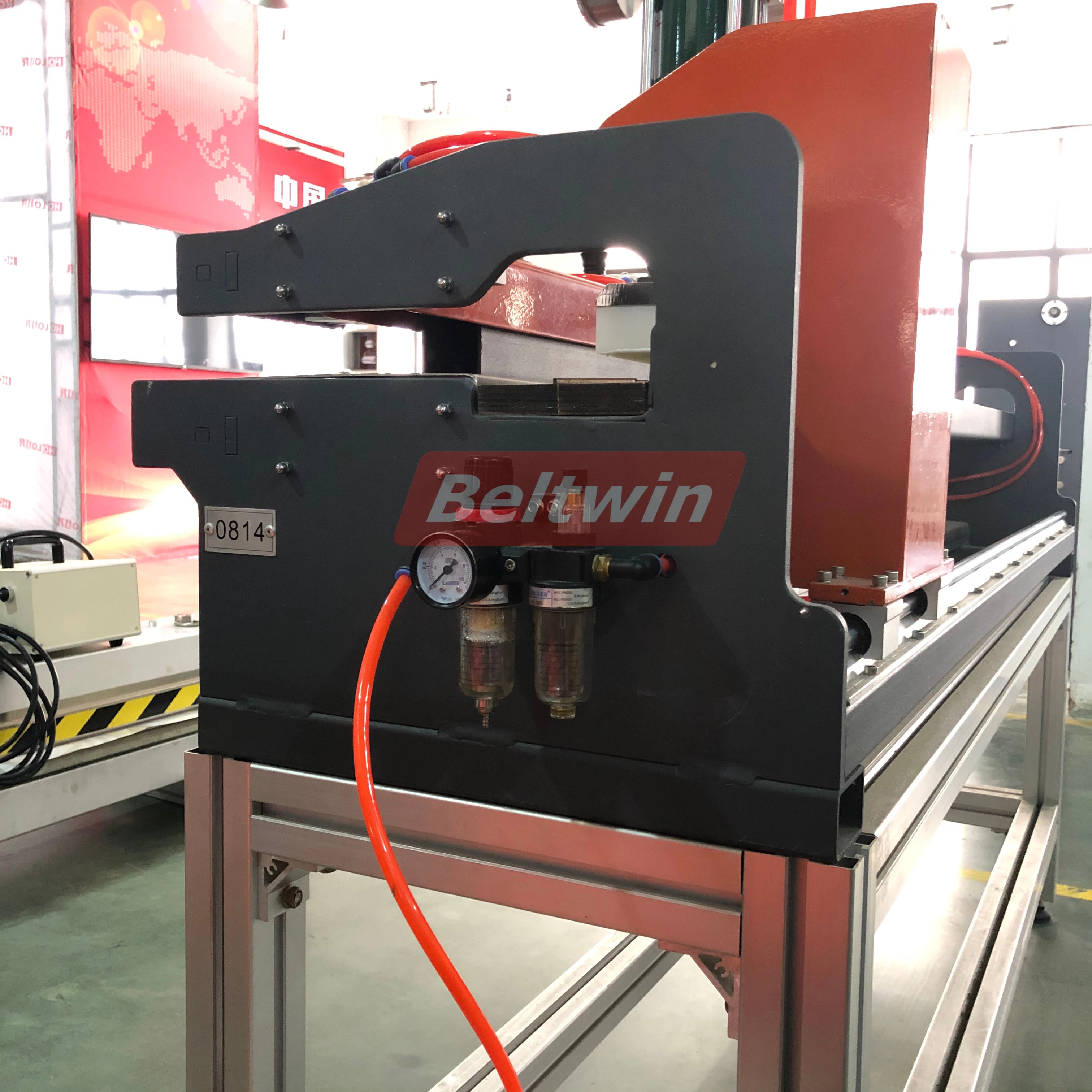 Pneumatic Portable PVC/PU Conveyor Belts Finger Punch Machine 1600 With Free U-type Cutter