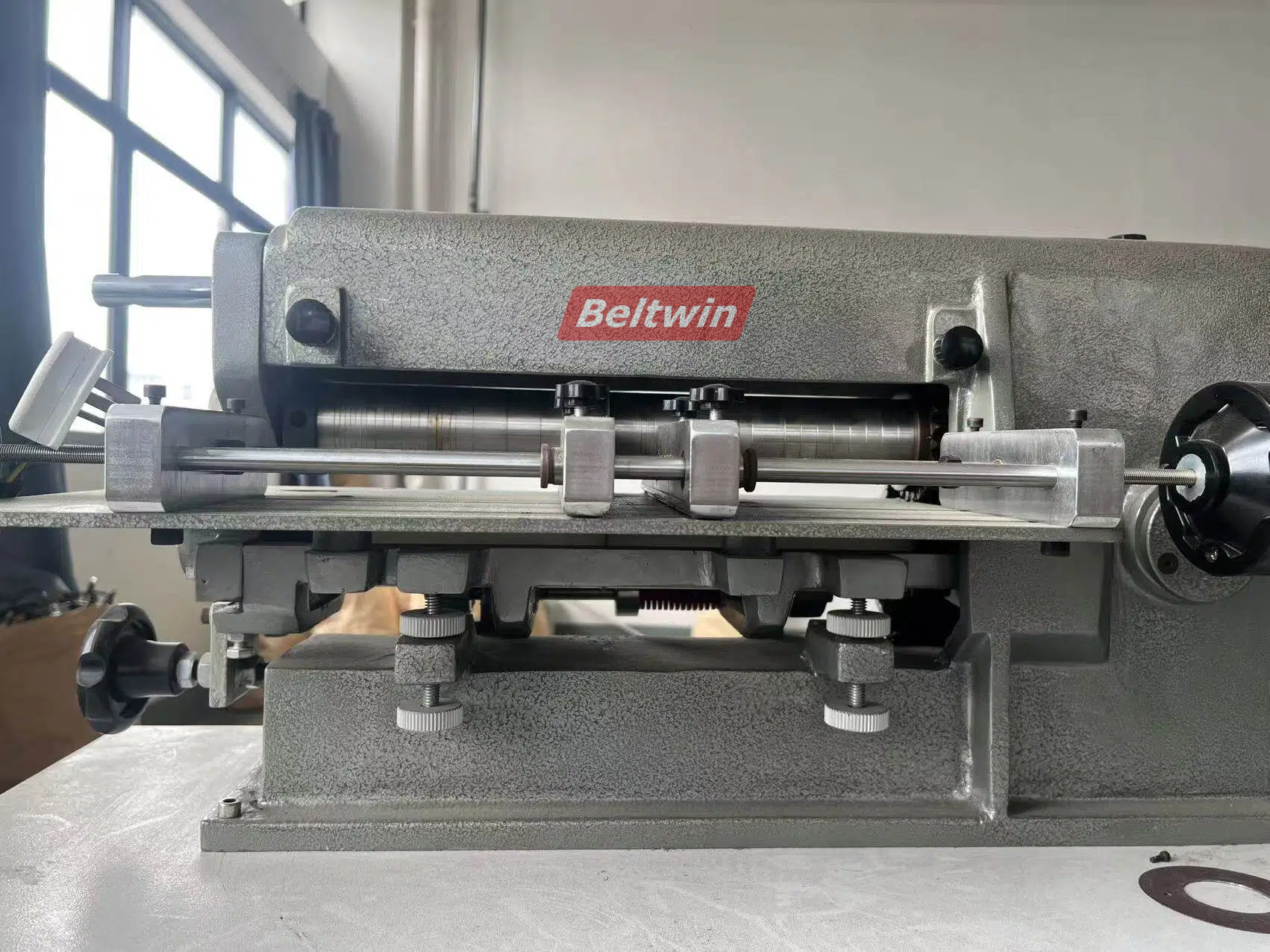 CB500 Timing Belt Cutting Machine - Industrial Equipment for Timing Belt Processing