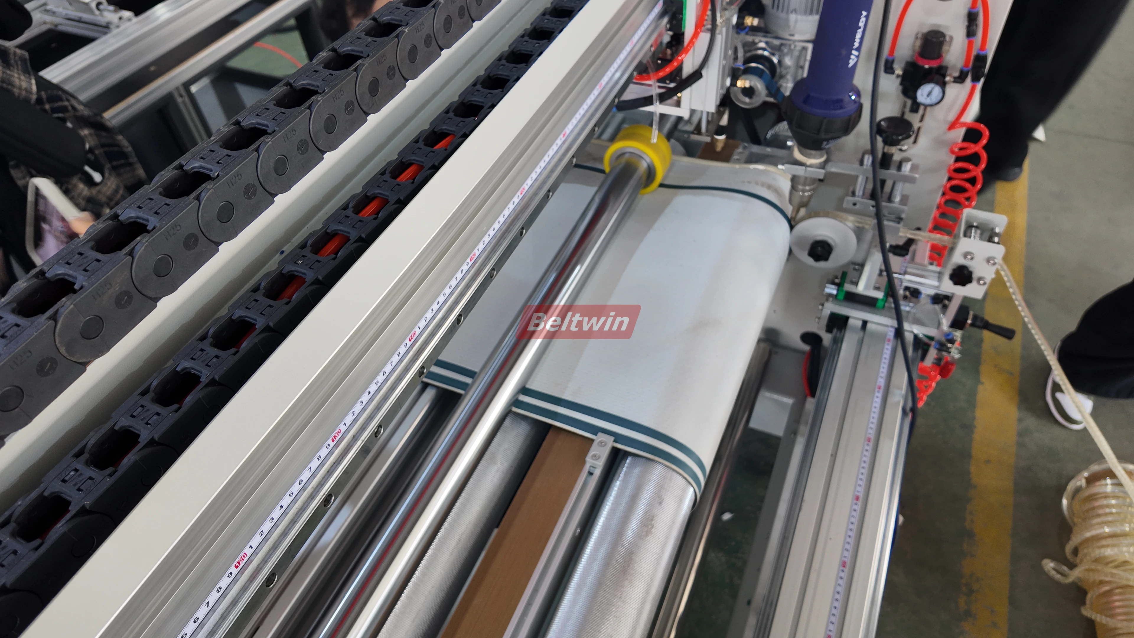 New 3rd-Gen guide welding machine for PVC/PU belt